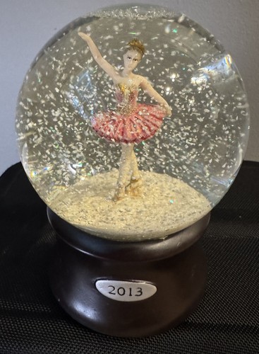 Ballerina musicale 2013 - , globo